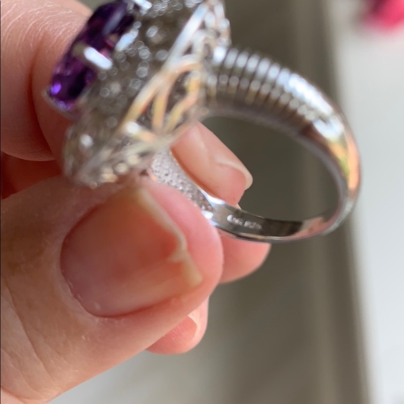 Amethyst and diamond ring. Perfect Christmas gift! This ring is brand new!! - Picture 5 of 10